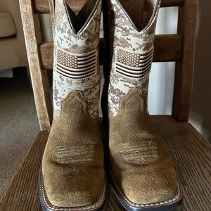 Camouflage Ariat Boots with Flag Detail